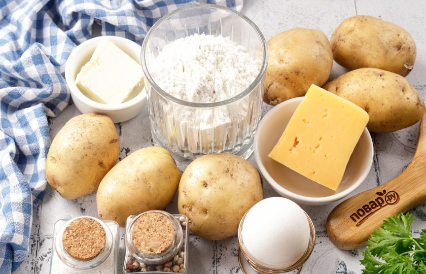 1. Этап. Картофельные клёцки с сыром: Подготовьте все ингредиенты.