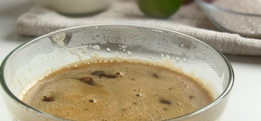 1. Этап. Тирамису по-домашнему: 2. Добавьте цедру лайма и аккуратно перемешайте. Добавьте творожную массу ко взбитым сливкам, перемешайте лопаткой. Заварите крепкий натуральный сладкий кофе.