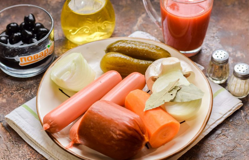 1. Этап. Солянка Барская: Подготовьте ингредиенты.