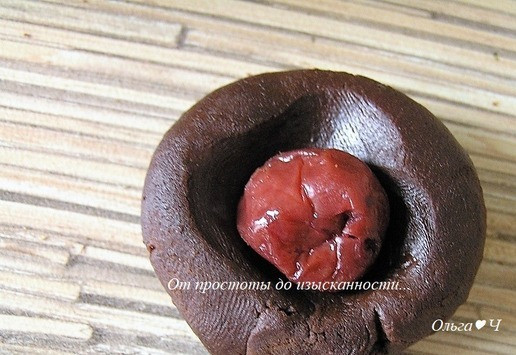 1. Этап. Трюфели с шампанским: Или ягоды, например, вишню, выдержанную в коньяке.