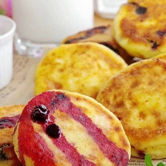 Сырники с ягодами