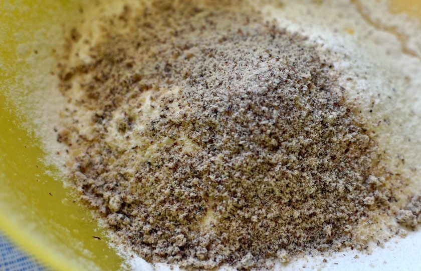 1. Этап. Бисквит на сгущенном молоке с миндальной мукой: Добавьте миндальную муку.