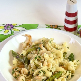 Паста Весенняя со спаржей и креветками