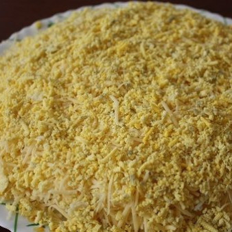 Салат с куриным филе и ананасами