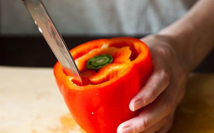 1. Этап. Клубничный гаспачо: То же самое делаем с красным перцем.