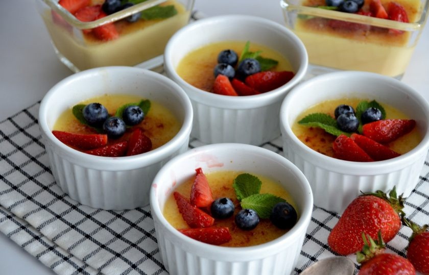 1. Этап. Суфле Крем-брюле: Ну а теперь самое приятное, украсьте суфле 