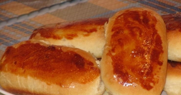 1. Этап. Домашние пирожки: 7. Запекайте пирожки в разогретом до 180 градусов духовом шкафу 45-60 минут.