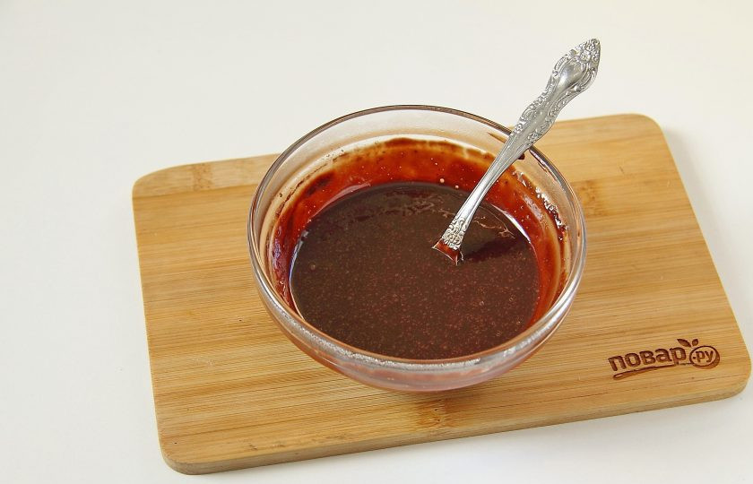 1. Этап. Кондитерская колбаска из печенья: 6. Достаньте и перемешайте все еще раз.