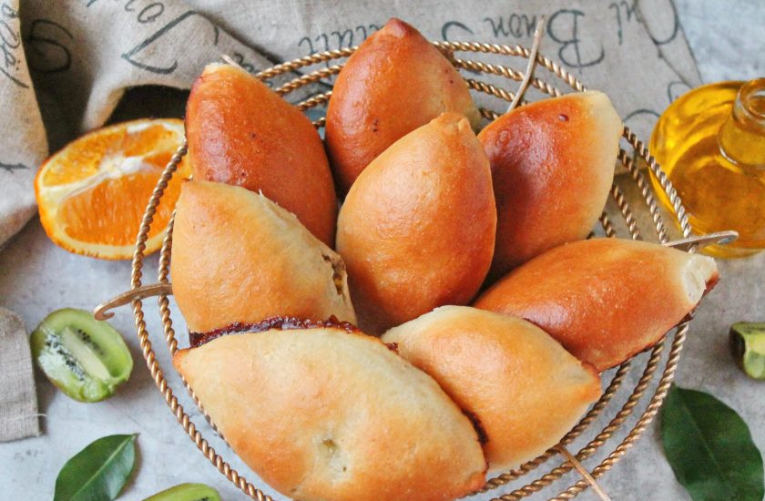 1. Этап. Пирожки с фруктами в духовке: Приятного аппетита!