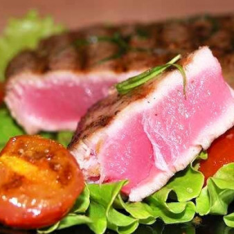 Стейк из красной рыбы