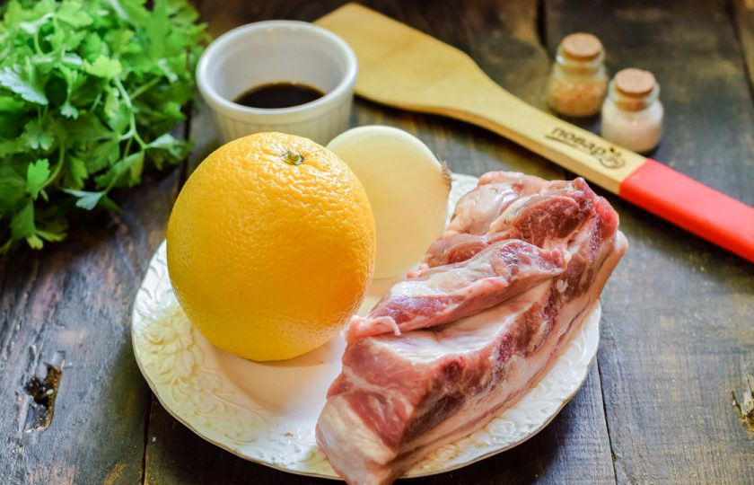 1. Этап. Свиные ребрышки в апельсиновом маринаде: Подготовьте ингредиенты.