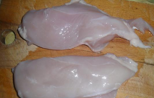1. Этап. Мясо индейки в духовке: Филе индейки отбить.