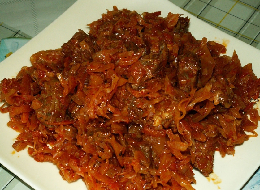 1. Этап. Капуста, тушенная с мясом и грибами: 4. Блюдо готово! Приятного вам аппетита!