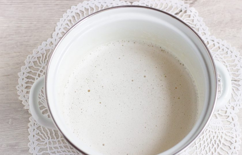 1. Этап. Желе из шампанского с фруктами и ягодами: Вот такая небольшая пенка останется к концу приготовления.