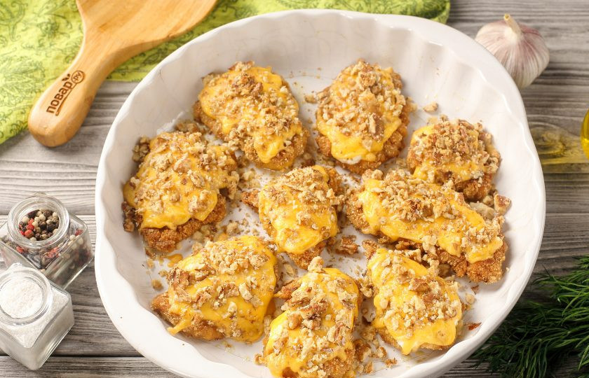 1. Этап. Курица по-арабски в духовке: Курица по-арабски в духовке готова. Переложите на тарелки и подавайте к столу.