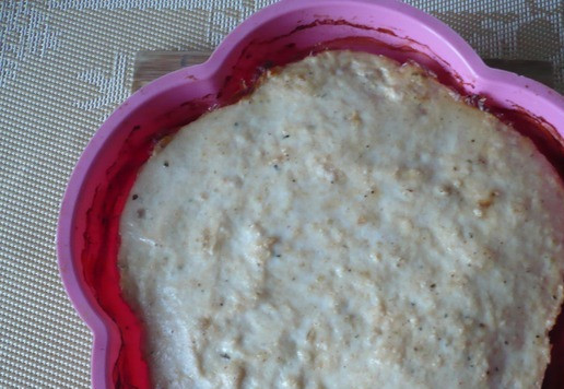 1. Этап. Запеченная закуска из филе грудки индейки: Закуску немного остудите, затем поставьте в холодильник на 3-4 часа, она должна стать плотной.