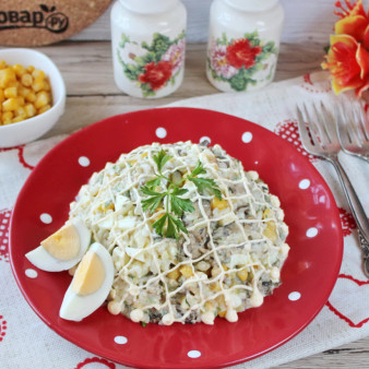 Салат из шпрот и кукурузы