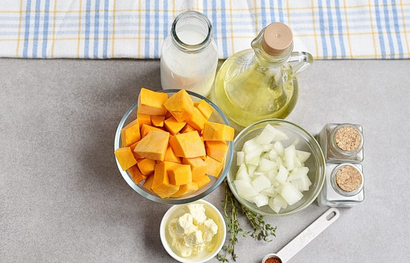 1. Этап. Тыквенный суп-пюре со сливками: Подготовьте ингредиенты.