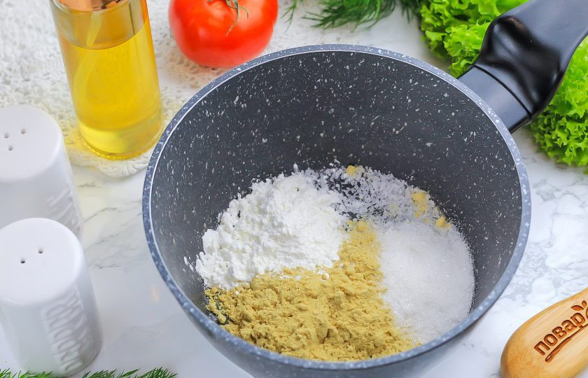 1. Этап. Горчично-соевый соус: В ковш или казан с антипригарным дном всыпьте все сыпучие ингредиенты.