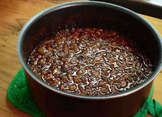 1. Этап. Канадский ореховый торт: Доведите до кипения и проварите 5 минут. Снимите с огня и дайте полностью остыть.