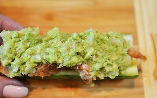 1. Этап. Огуречный сэндвич от повара: Затем — гуакамоле.