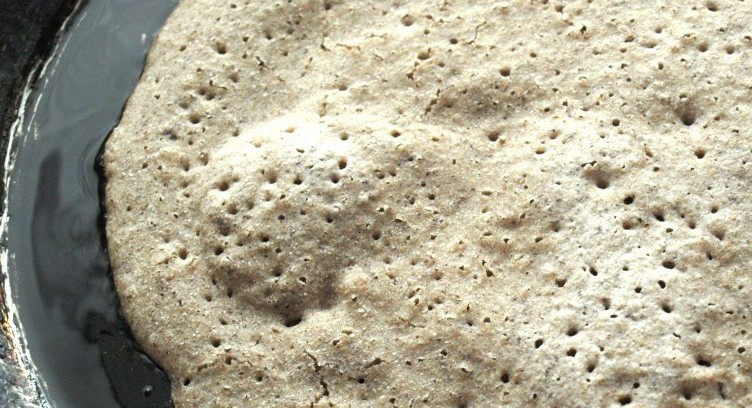 1. Этап. Гречневые блины заварные: 2. Аккуратно замешаем тесто, чтобы не было комков. И опять даем немного постоять, настояться. Затем жарим блины обычным для вас способом с маслом или без масла на сковороде.