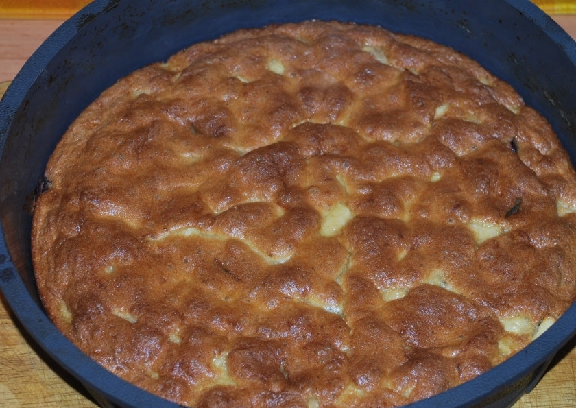 1. Этап. Сладкий пирог на скорую руку: Вот так быстро мы смастерили очень вкусный сладкий пирог, который мы смело можем предлагать нашим любимым гостям.