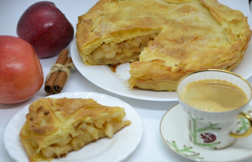 1. Этап. Яблочный пирог Вуаль невесты: Пирог просто наслаждение. От души рекомендую приготовить яблочный пирог 