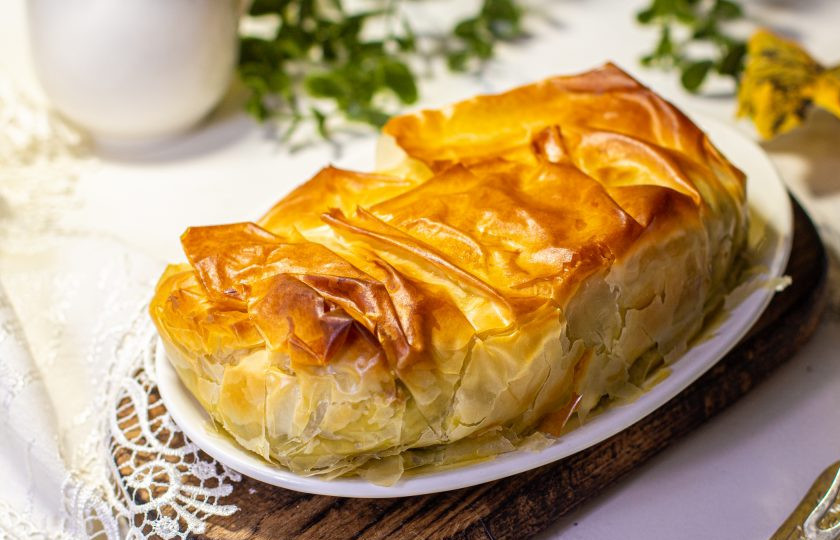 1. Этап. Спанакопита: Греческий пирог «Спанакопита» готов! Дайте ему немного остыть и подавайте к столу!