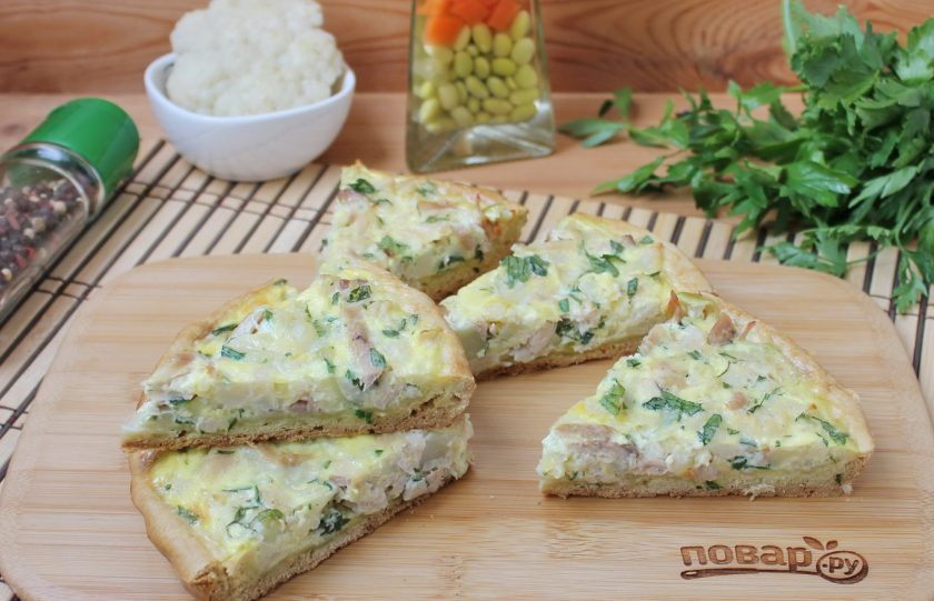 1. Этап. Киш с курицей и цветной капустой: Киш с курицей и цветной капустой готов. Подавайте к столу.