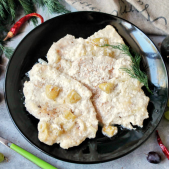 Куриные грудки с виноградом