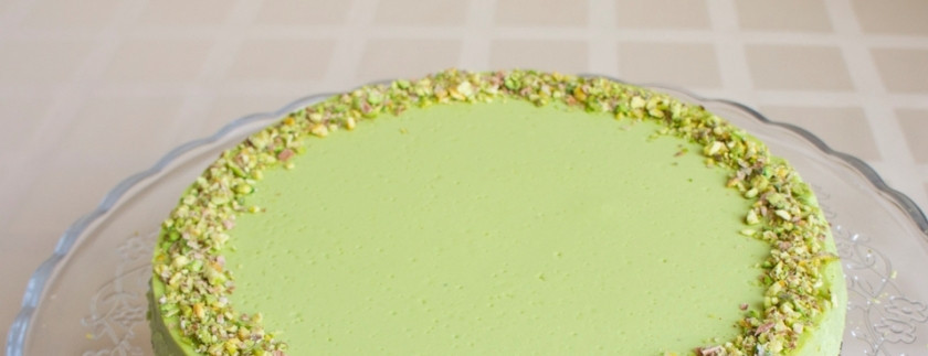 1. Этап. Торт Улыбка Шрека: 7. Украшаем на свое усмотрение. А для детей можно той же фисташковой пастой нарисовать Шрека!