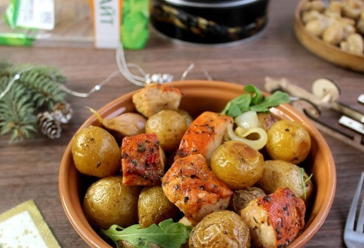 1. Этап. Индейка запеченная с картошкой бэби: На финише получаем вот такое блюдо. Приятного аппетита!