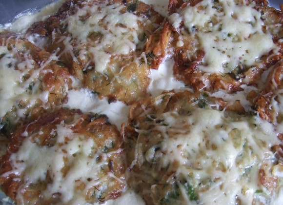 1. Этап. Мясо в сливках в духовке: И ставим запекаться в разогретую до 180 градусов духовку минут на 15. Можно и на подольше, если хотите получить красивую корочку на сыре.