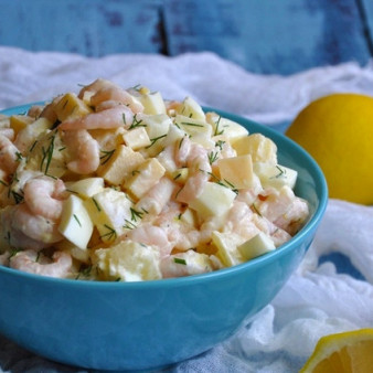 Салат из креветок и ананасов
