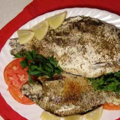 1. Этап. Карась в сметане: Теперь готового карася в сметане остается только подать к столу - кому с чем нравится. Готово! :)