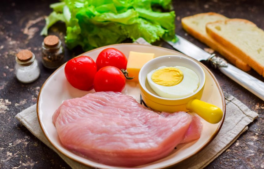 1. Этап. Салат Цезарь с индейкой: Подготовьте ингредиенты по списку.