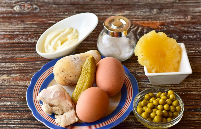 1. Этап. Оливье с ананасом: Подготовьте ингредиенты.