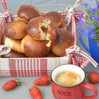 Булочки с конфетами Коровка