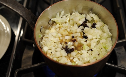 1. Этап. Закуска из тыквы: В это время наша подливка должны выглядеть примерно таким образом как на фотографии.