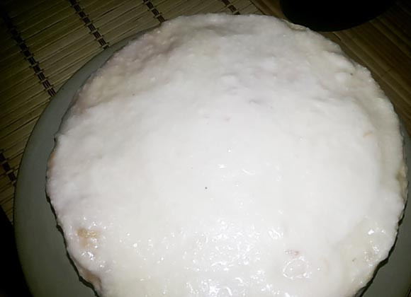 1. Этап. Торт Наполеон старый: Далее — два коржа с заварным кремом и вновь третий с двумя кремами. Так поступите со всеми ингредиентами.