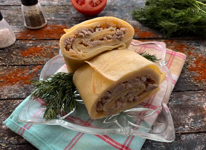 1. Этап. Блинный рулет с сыром: Блинный рулет с сыром готов. Приятного аппетита!