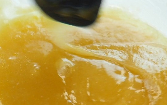 1. Этап. Маффины на завтрак: 2. Все хорошо перемешайте. В другой миске смешайте муку, разрыхлитель, соль.