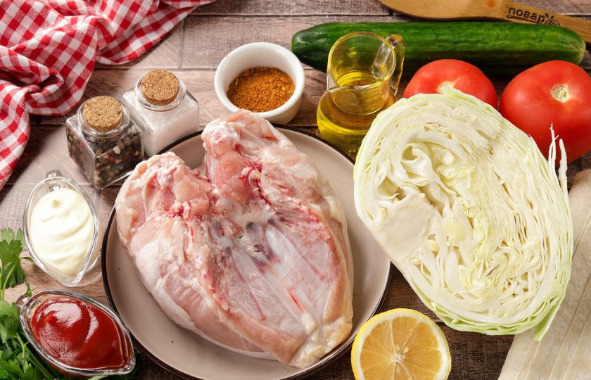 1. Этап. Шаурма в аэрогриле: Подготовьте все ингредиенты по списку. Для шаурмы можно взять любую часть курицы. У меня грудка. Соус можете взять любой на свой вкус и в том количестве, в котором вы любите.