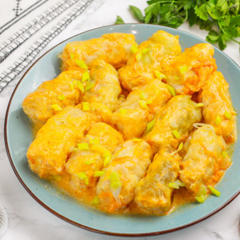 Замороженные голубцы на сковороде