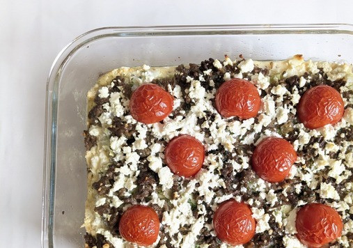 1. Этап. Запеканка из капусты и фарша: Выпекать запеканку в разогретой духовке при температуре 180 © 20-25 минут до расплавления сыра, ориентируясь на свою духовку.