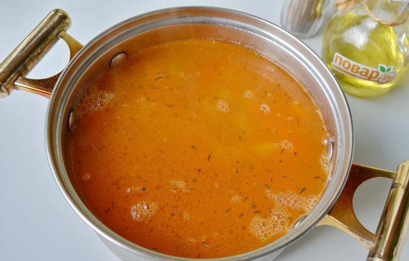 1. Этап. Итальянский чечевичный суп: 6. Залейте кипятком и варите до мягкости чечевицы (15-20-25 минут, зависит от сорта).