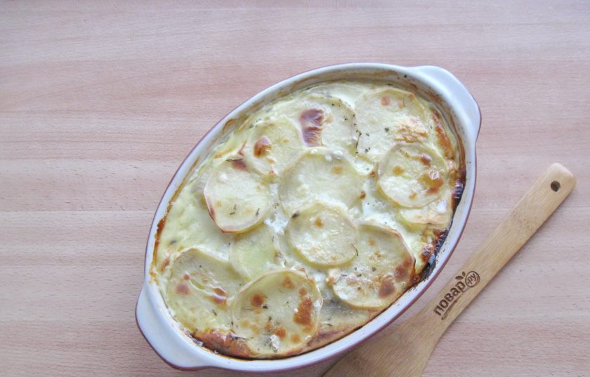 1. Этап. Калалаатикко: Запекайте блюдо в духовке, заранее разогретой до 180 градусов 50-60 минут.