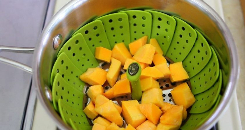 1. Этап. Тыквенное пюре для детей: 2. Затем приготовьте тыкву на пару в течение 10 минут.