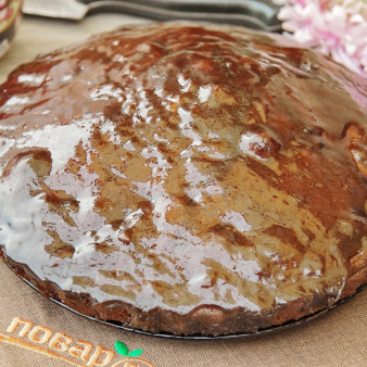 Шоколадный пирог с изюмом